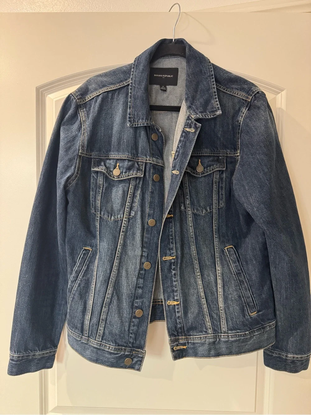 Banana Republic Medium Wash Classic Denim Jacket Men's Size M